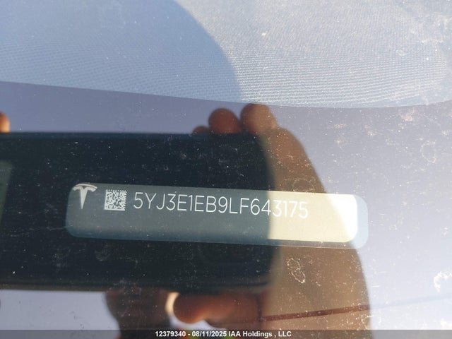 5YJ3E1EB9LF643175 Tesla MODEL 3