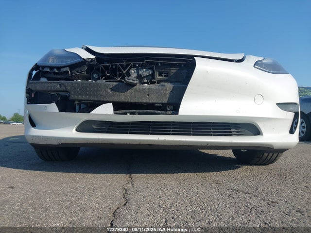 5YJ3E1EB9LF643175 Tesla MODEL 3
