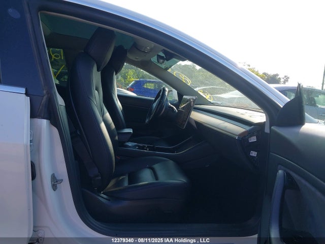 5YJ3E1EB9LF643175 Tesla MODEL 3