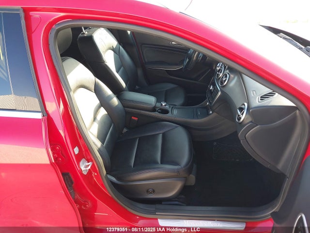 WDCTG4GBXFJ064521 Mercedes-Benz GLA-Class