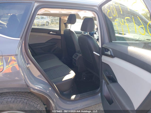 3VVLX7B28NM061747 Volkswagen tsi