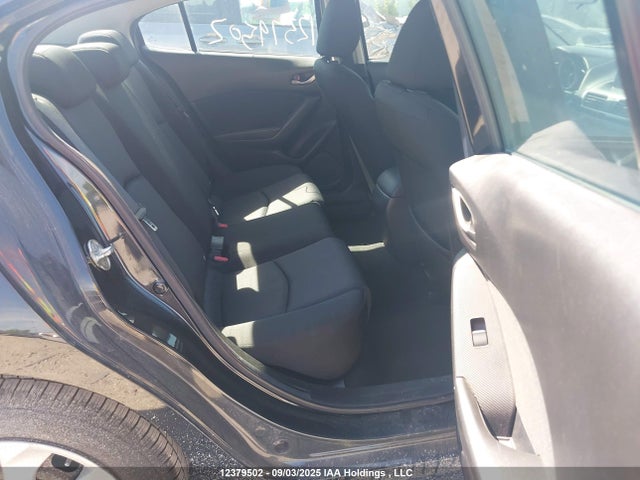 3MZBM1U75GM310918 Mazda pe