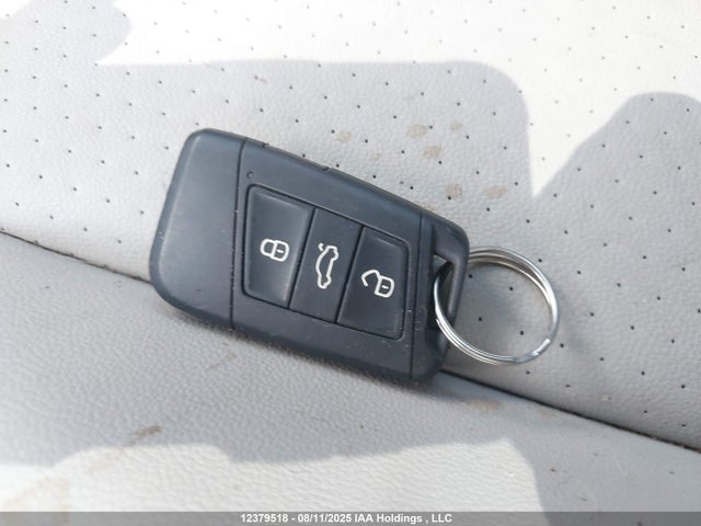 3VWW57BU7KM013832 Volkswagen 1.4 tsi