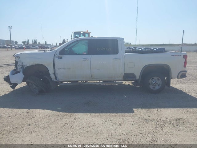 Chevrolet l8t 2024 2GC1YNE76R1214900 Image 15