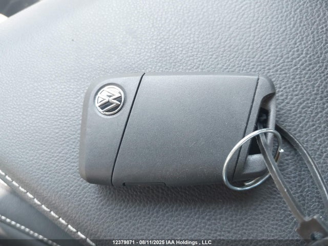3VWEX7BU8SM042813 Volkswagen tsi