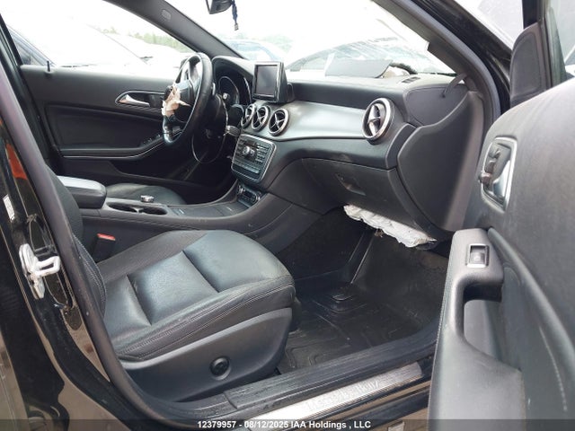 WDCTG4GB0FJ112219 Mercedes-Benz GLA-Class