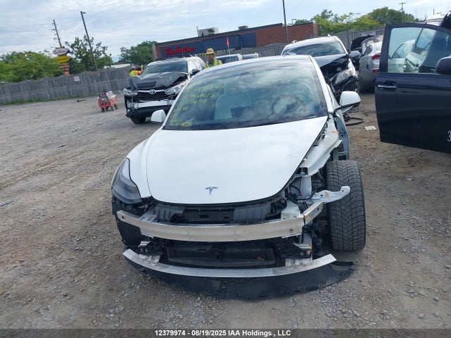 5YJ3E1EA5NF328657 Tesla MODEL 3