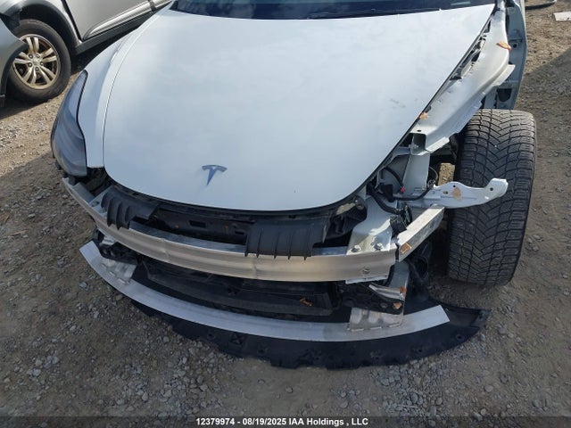 5YJ3E1EA5NF328657 Tesla MODEL 3
