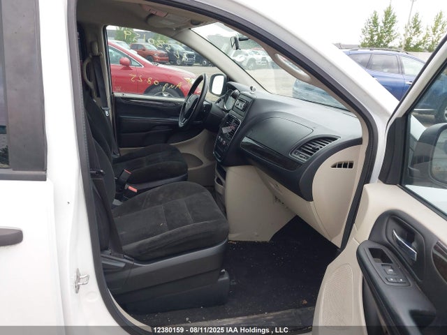 2C4RDGBG5FR712016 Dodge Grand Caravan