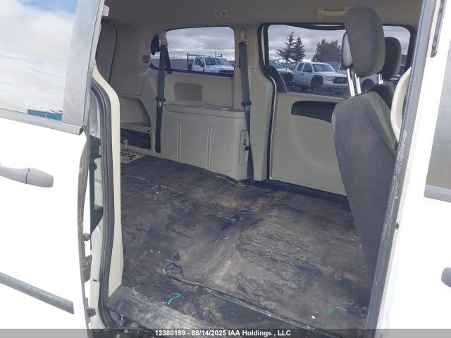 2C4RDGBG5FR712016 Dodge Grand Caravan