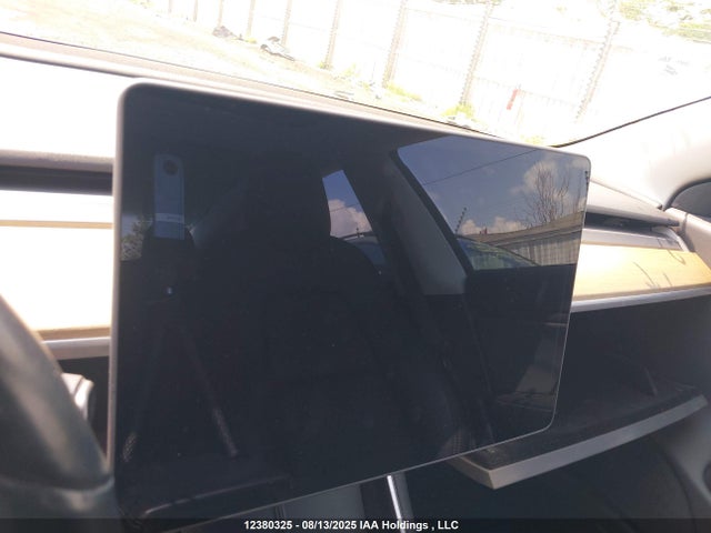 5YJ3E1EB2KF131577 Tesla MODEL 3