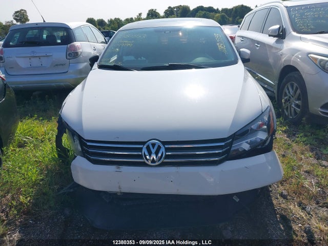 1VWBV7A3XFC049979 Volkswagen Passat