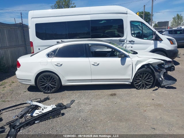 1VWBV7A3XFC049979 Volkswagen Passat