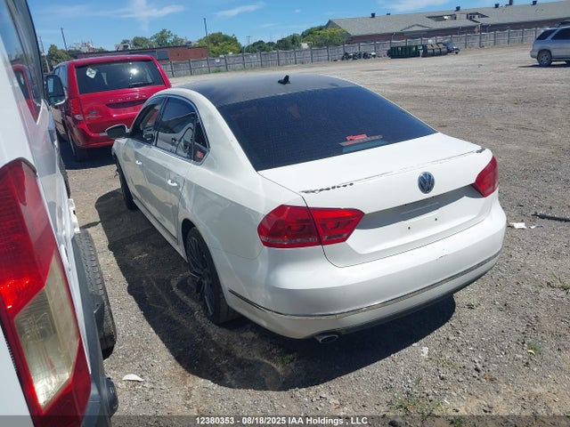 1VWBV7A3XFC049979 Volkswagen Passat