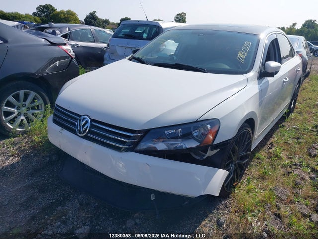 1VWBV7A3XFC049979 Volkswagen Passat