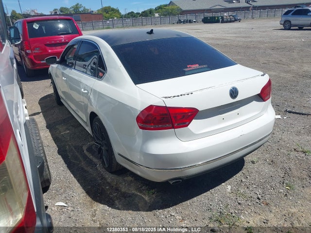 1VWBV7A3XFC049979 Volkswagen Passat