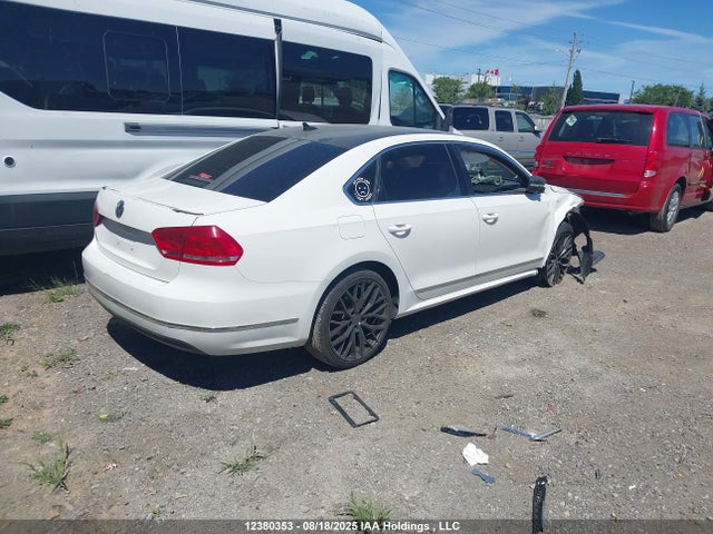 1VWBV7A3XFC049979 Volkswagen Passat