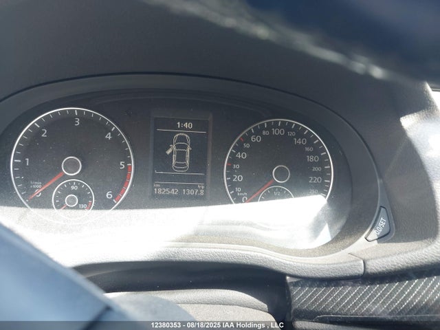 1VWBV7A3XFC049979 Volkswagen Passat