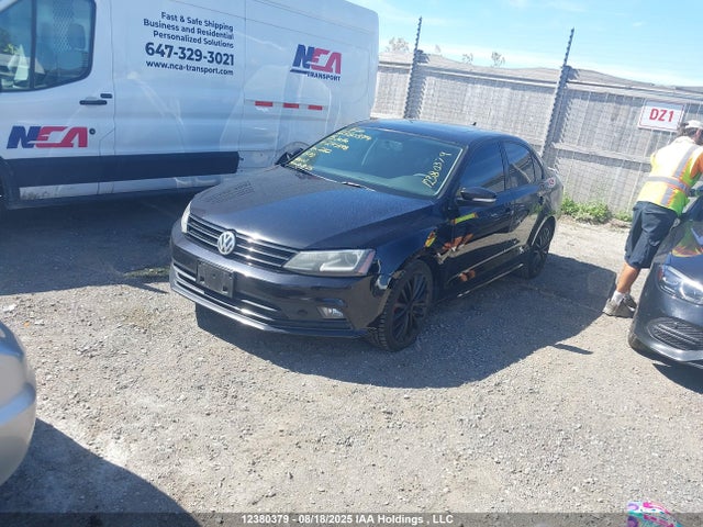 3VWLA7AJXFM275498 Volkswagen 2015
