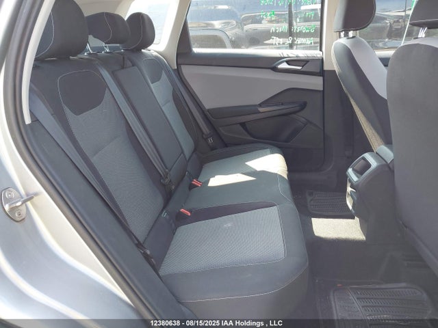 3VVCX7B26NM099154 Volkswagen tsi