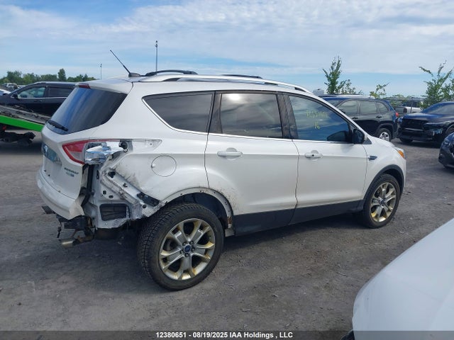 1FMCU9J98GUC47526 Ford Escape