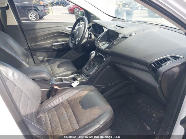 1FMCU9J98GUC47526 Ford Escape