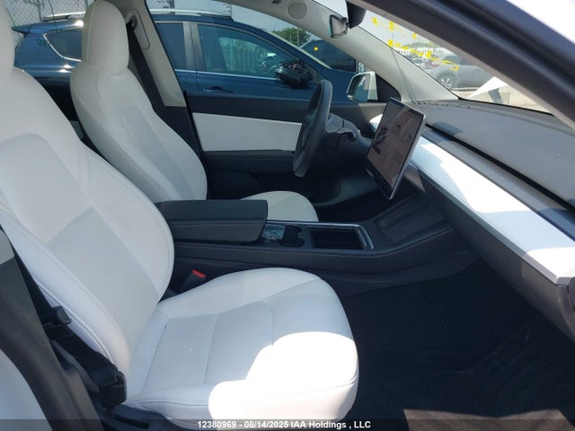 Tesla Model Y 2022 7SAYGDEE4NF424786 Image 5