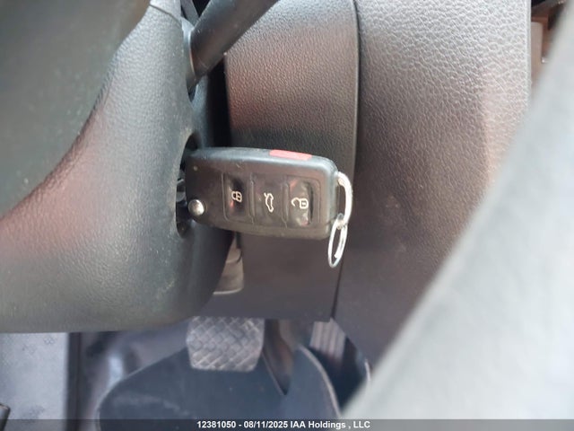 3VW2K7AJ0FM425238 Volkswagen 2015