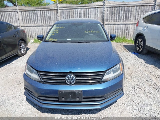 3VW2K7AJ0FM425238 Volkswagen 2015