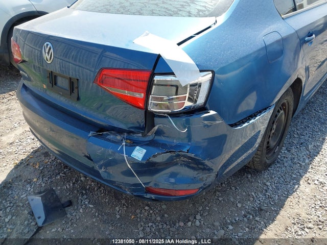 3VW2K7AJ0FM425238 Volkswagen 2015