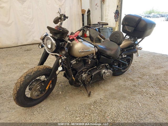 5HD1YAJA3JC049761 Harley-Davidson Flhc Heritage Classic