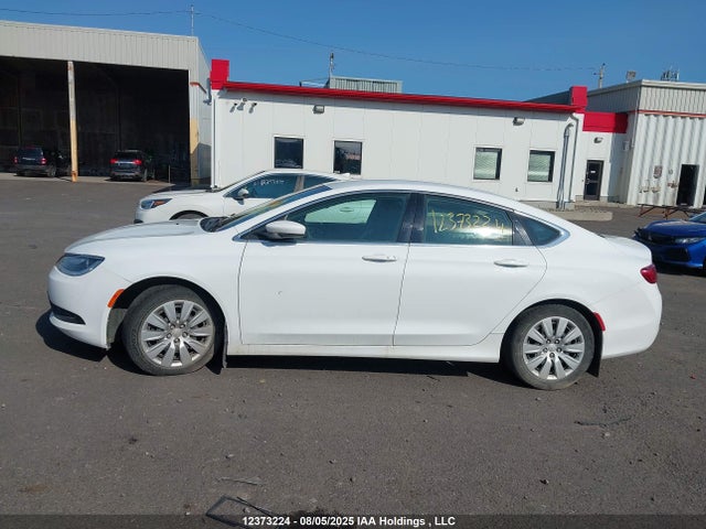 1C3CCCFB7GN187625 Chrysler 200