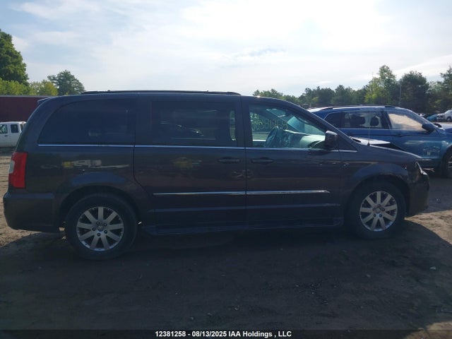 2C4RC1BG7GR101213 Chrysler Town and Country