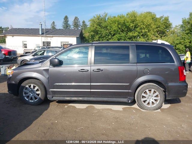 2C4RC1BG7GR101213 Chrysler Town and Country