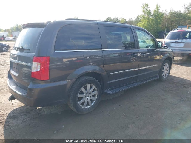 2C4RC1BG7GR101213 Chrysler Town and Country