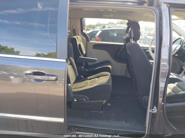 2C4RC1BG7GR101213 Chrysler Town and Country