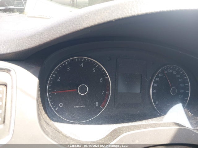 3VWD07AJ2EM413881 Volkswagen Jetta