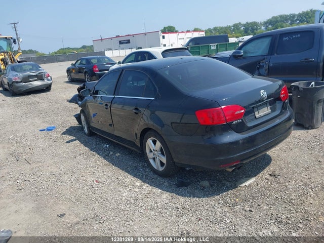 3VWD07AJ2EM413881 Volkswagen Jetta