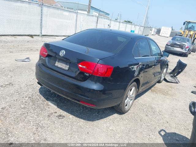 3VWD07AJ2EM413881 Volkswagen Jetta
