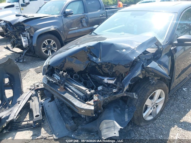 3VWD07AJ2EM413881 Volkswagen Jetta