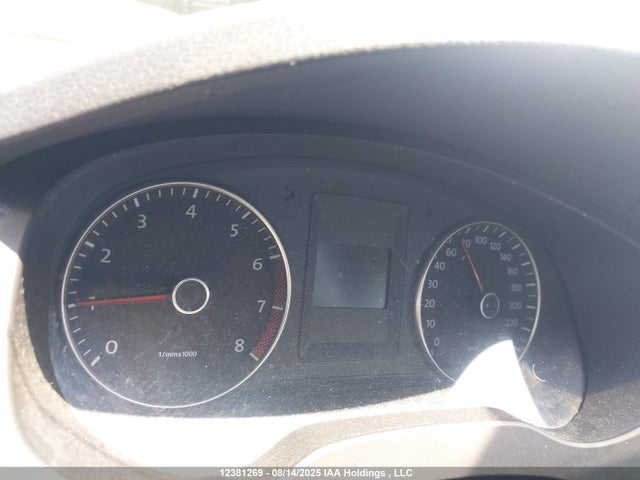 3VWD07AJ2EM413881 Volkswagen Jetta
