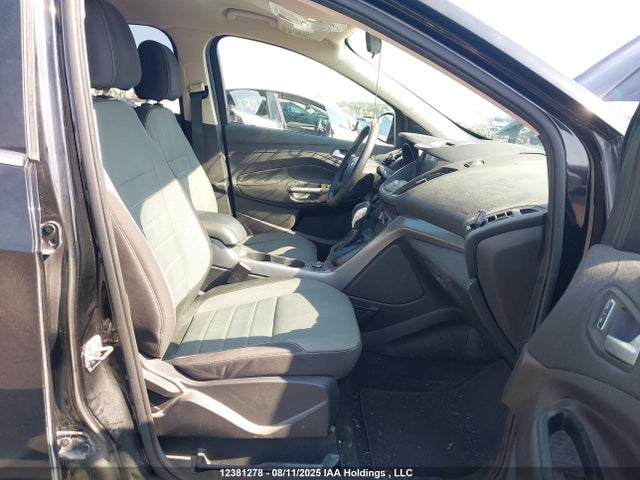 1FMCU9GX2GUC69043 Ford Escape