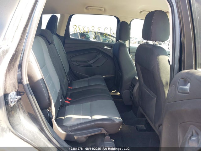 1FMCU9GX2GUC69043 Ford Escape