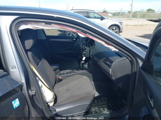 3VWCM7BU2NM011948 Volkswagen 1.5 tsi