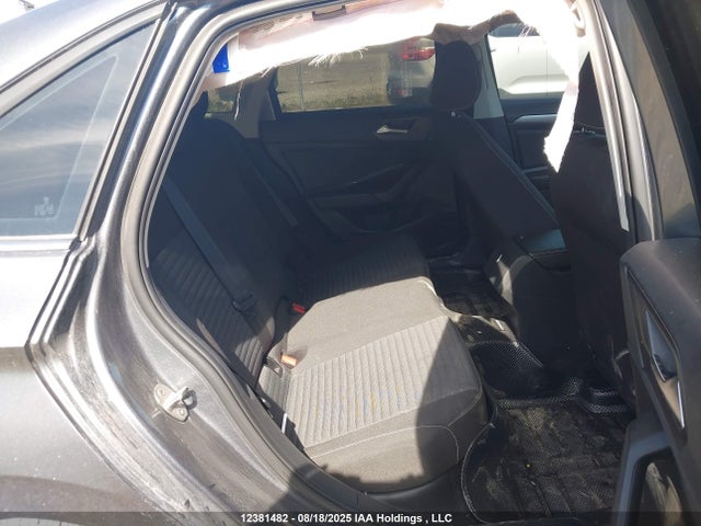 3VWCM7BU2NM011948 Volkswagen 1.5 tsi
