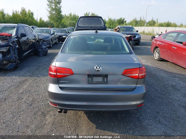 3VW2K7AJ9FM425979 Volkswagen Jetta