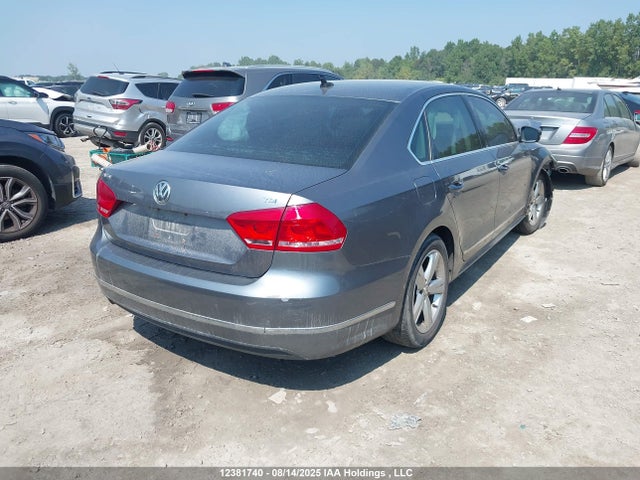 1VWBV7A35FC026772 Volkswagen 2015