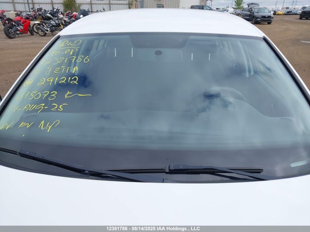 3VW2K7AJ1FM291212 Volkswagen 2015