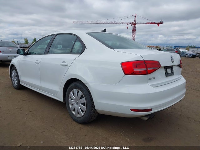3VW2K7AJ1FM291212 Volkswagen 2015