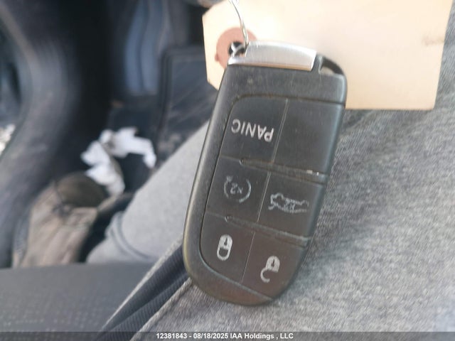 1C3CCCAG0FN740391 Chrysler 200